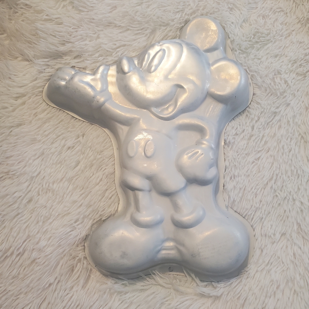Wilton Silver Mickey Mouse Cake Pan